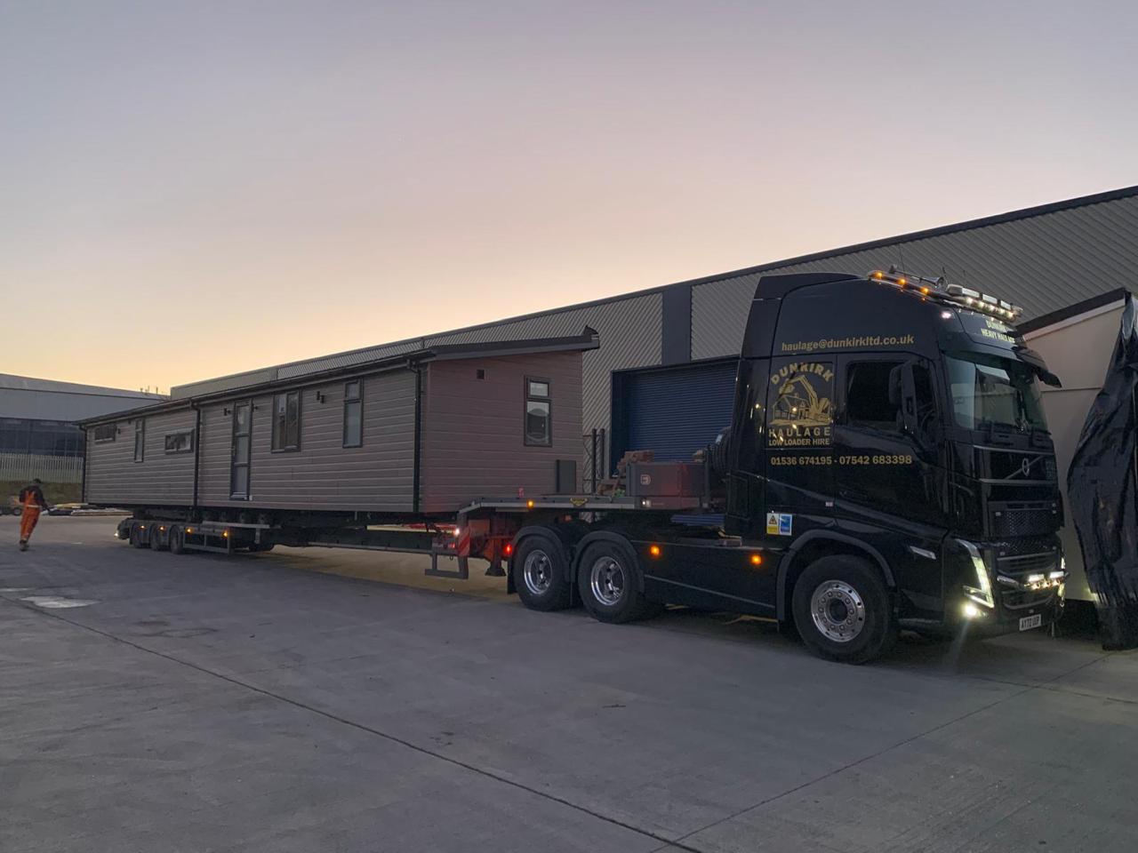 Modular building transport